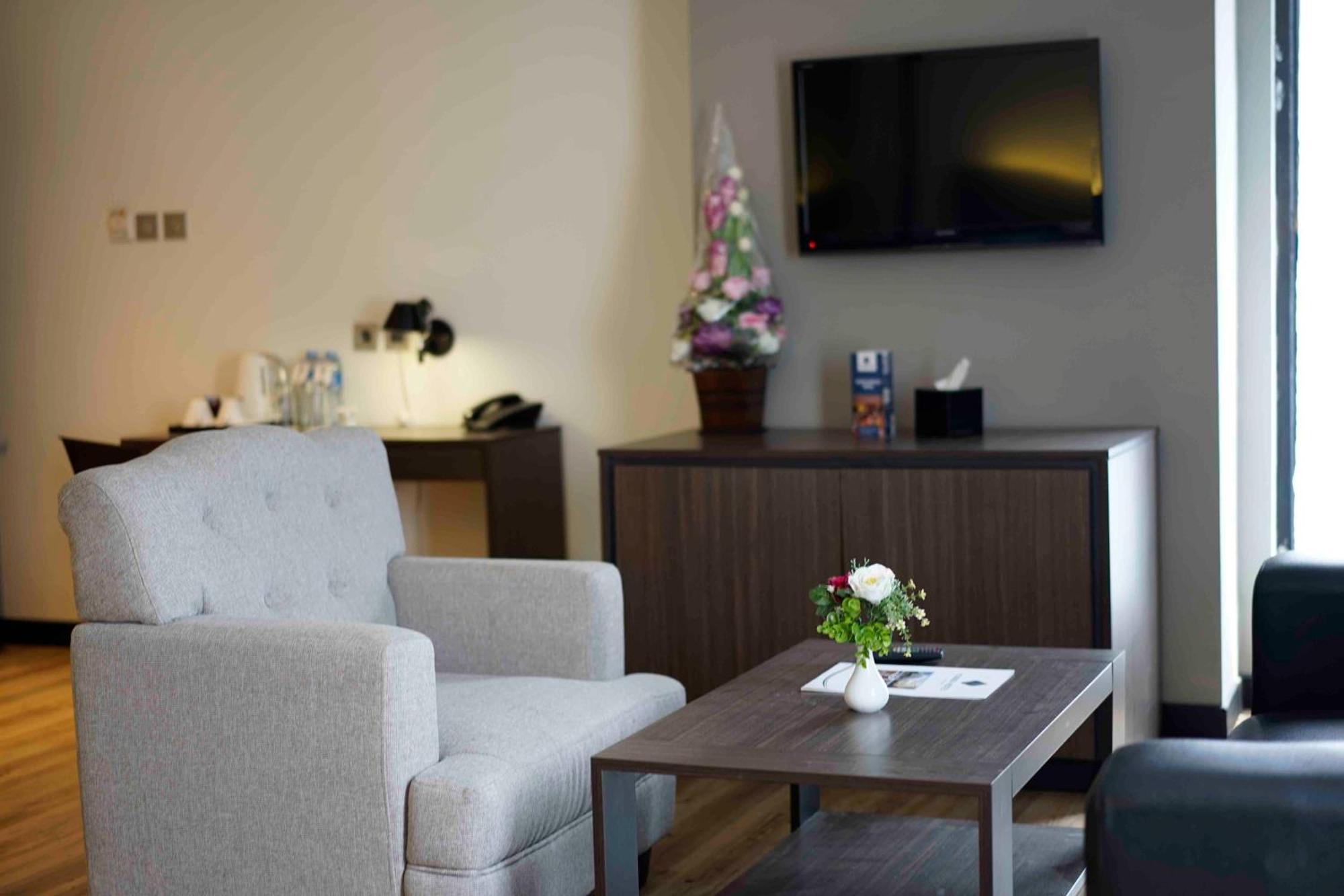 Yunna Hotel Lampung Bandar Lampung Dış mekan fotoğraf